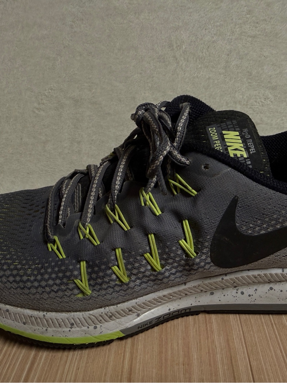 Nike Gray & Lime Running Sneakers - 11